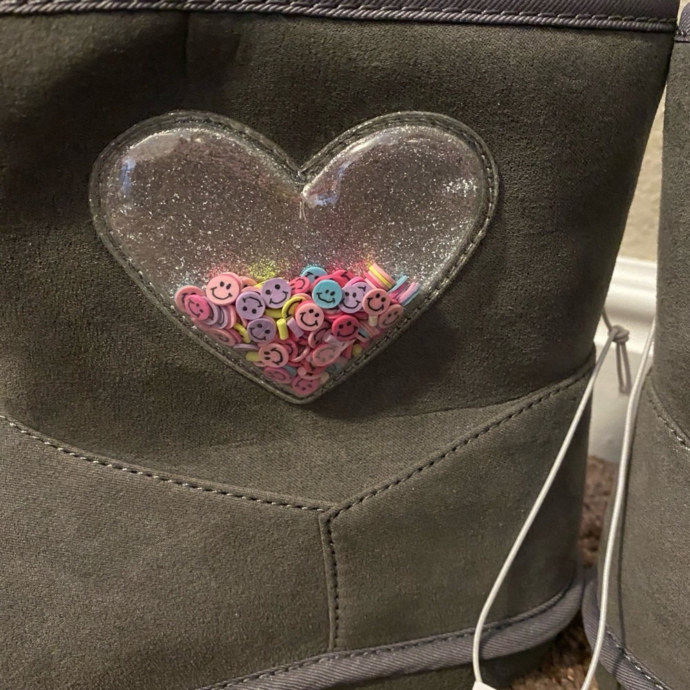 Brand New Girls Boots - Picture 5 of 6